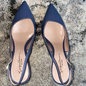 Giorgio Armani Women’s Blue Pumps